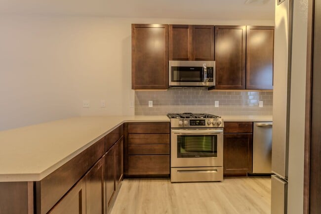 Building Photo - Trailside Condo-2 Bd 2.5 Bath