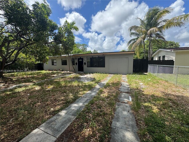 Primary Photo - 1610 NW 132nd St