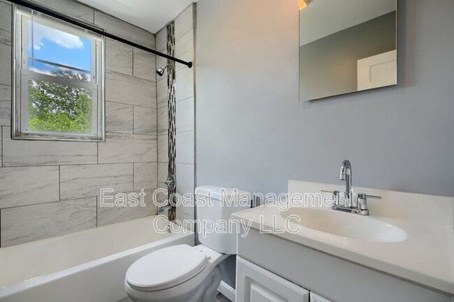 Building Photo - 5044 Chalgrove Ave