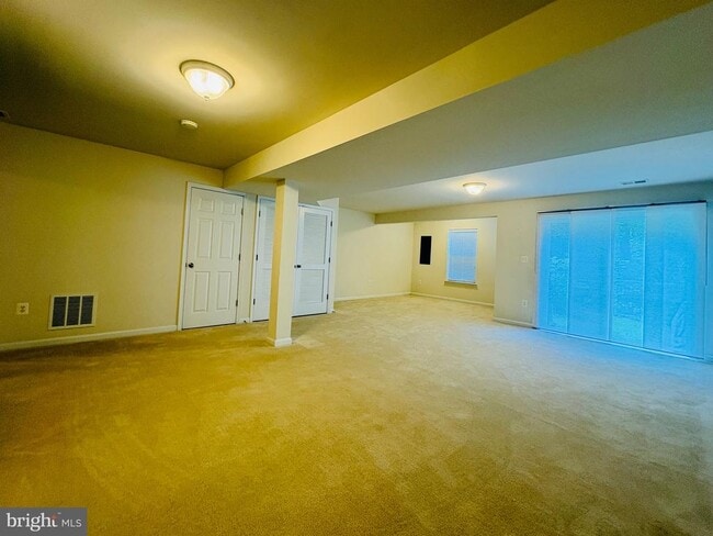 Building Photo - 8268 Linblake Ct