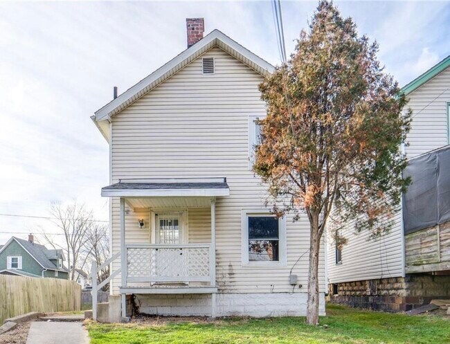 Building Photo - 1520 Bryan Ave SW