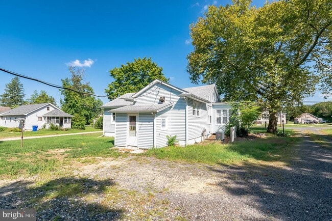 Building Photo - 2041 W Main St