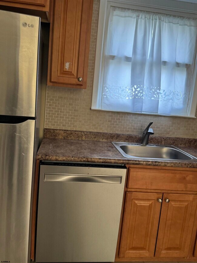 Building Photo - 342 Hampshire Dr