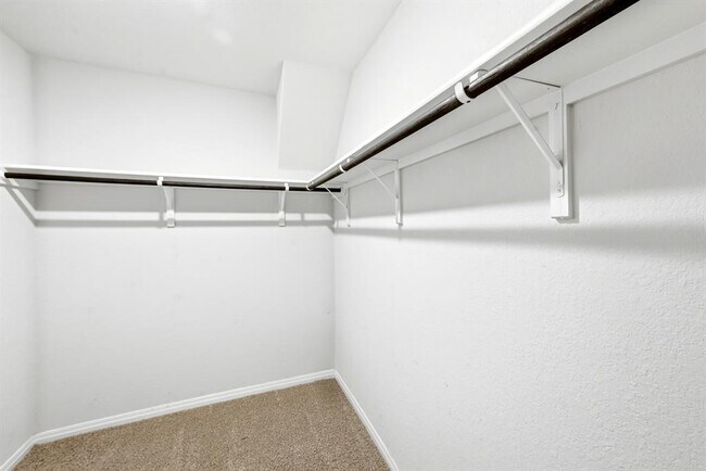 Building Photo - 120 Loon Dr