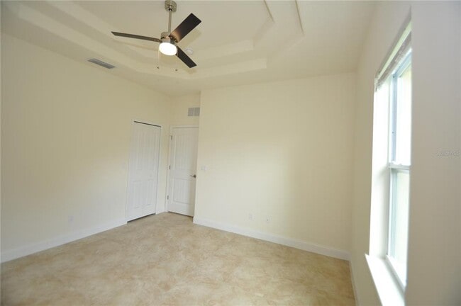 Building Photo - 17 Rainbow Ln