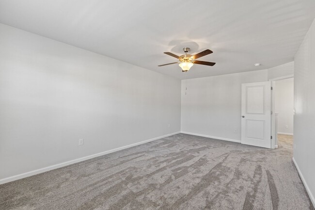 Building Photo - **Spacious 3/2.5 Townhome in Durham**