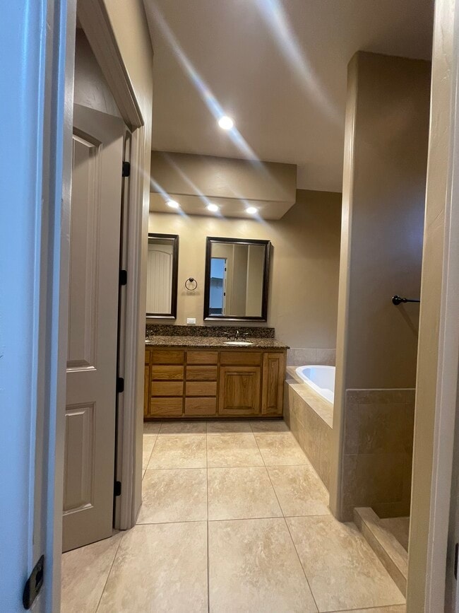 Building Photo - 42 Express Blvd