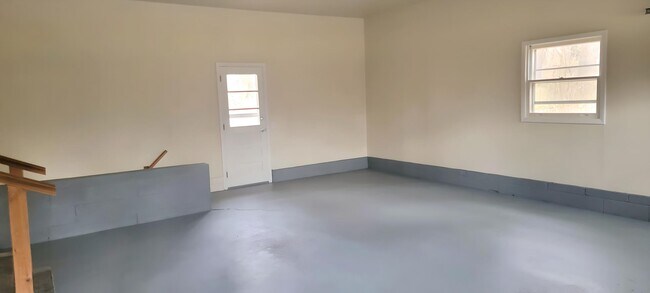 Building Photo - 57 Sherwood Dr