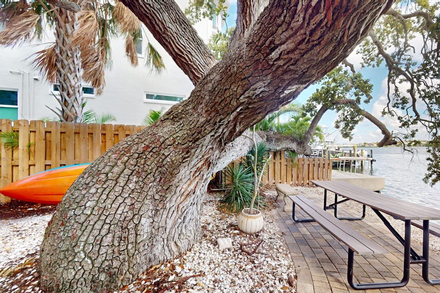 Building Photo - 6040 E Peppertree Way