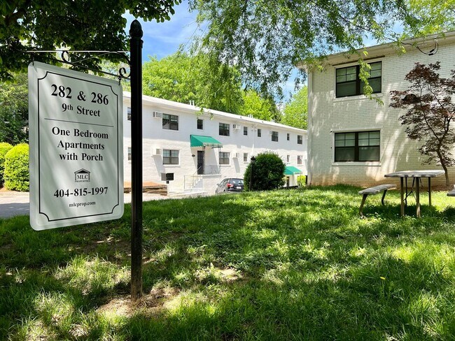 Building Photo - Renovated 1BR * Piedmont Park! ~ Steal of a Deal!