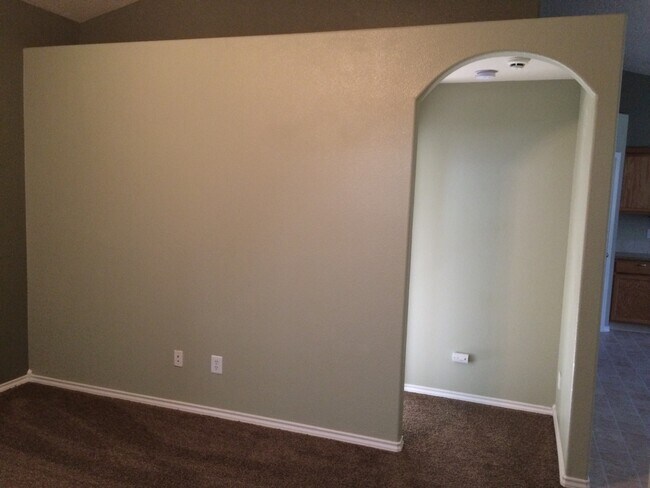 Building Photo - Wonderful Meridian Home