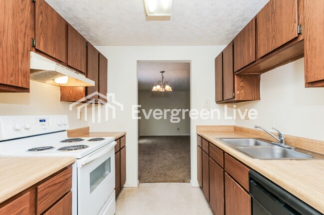 Building Photo - 8615 Baton Rouge Dr