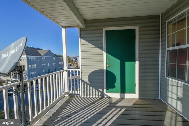 Building Photo - 45521 Westmeath Way