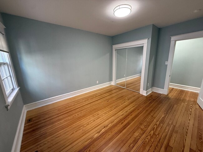 Building Photo - 139 S Colonial Ave