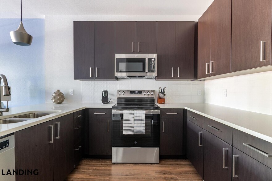 Building Photo - 1225 Utica Dr