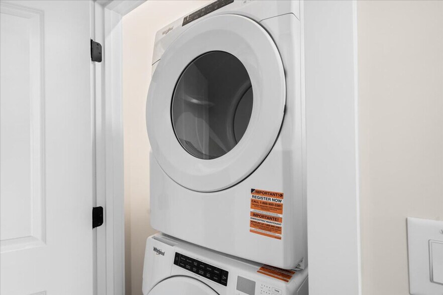 Building Photo - 820 Hamilton St