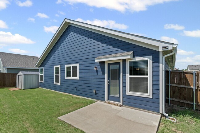 Building Photo - Craftsman in Cleburne