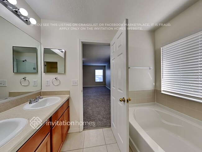 Building Photo - 15262 Galbi Dr