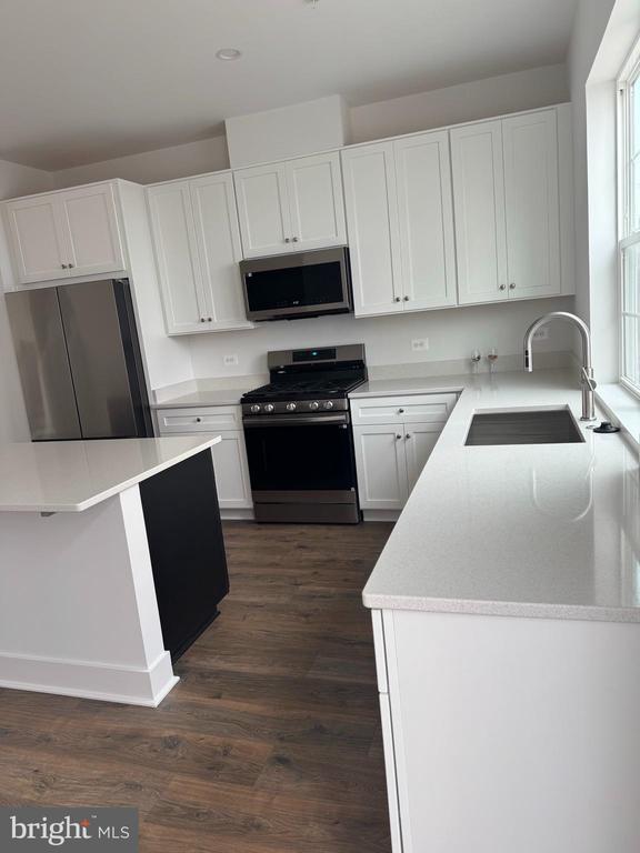 Building Photo - 4033 Odessa Shannon Wy