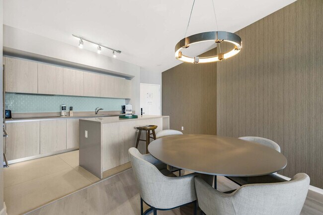 Building Photo - 4111 S Ocean Dr