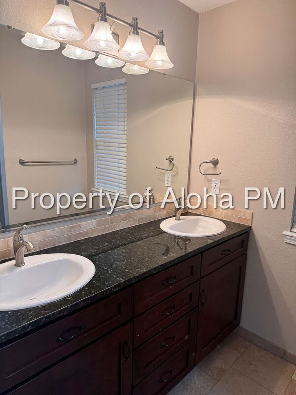 Building Photo - 3048 W Kendrick St