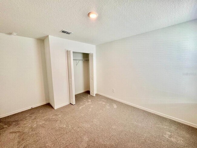 Building Photo - 17554 Pleasantview Blvd