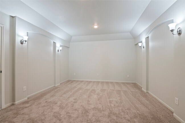 Building Photo - 632 Kickapoo Ct