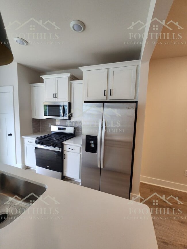 Building Photo - 253 Silo Rdg Dr