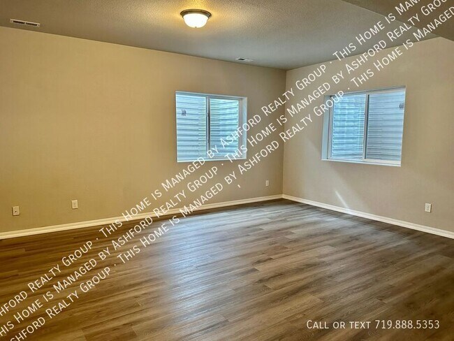 Building Photo - 3755 Reindeer Cir