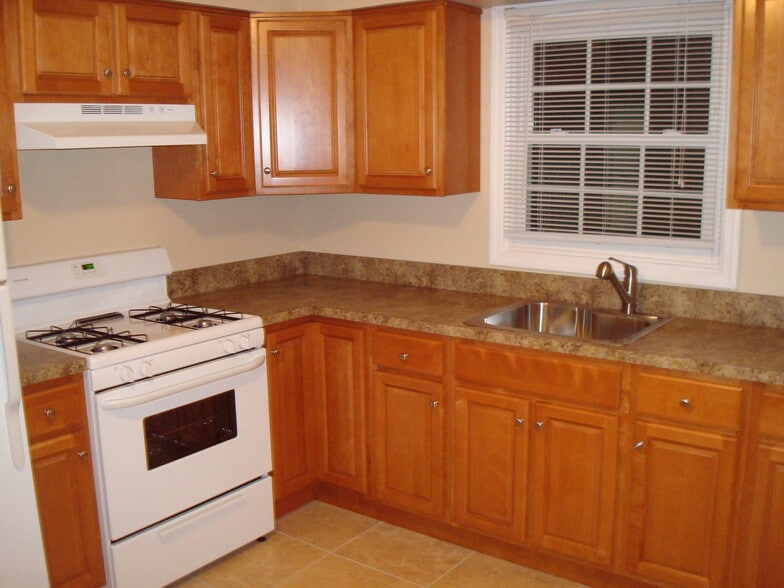 Primary Photo - 144 Bridgetown St