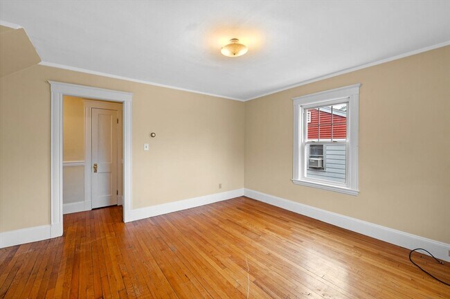 Building Photo - 38 Raymond Rd