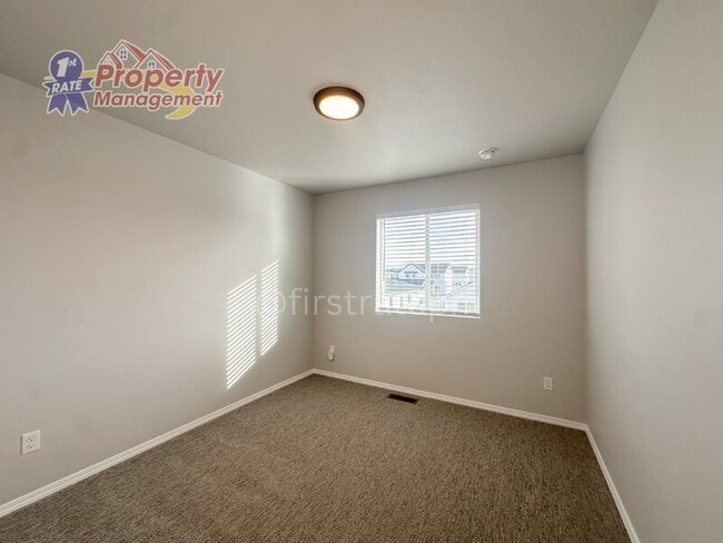 Building Photo - 709 W Smoky Quartz St