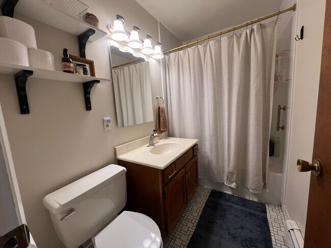 Building Photo - 481 Duane Terrace