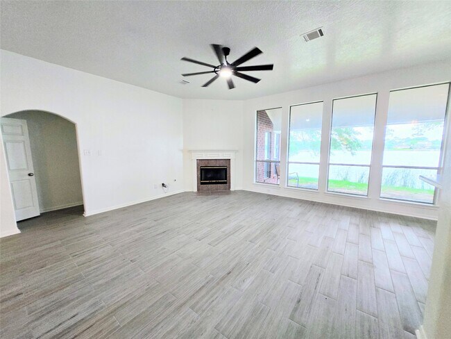 Building Photo - 4018 N Crystal Lake Cir
