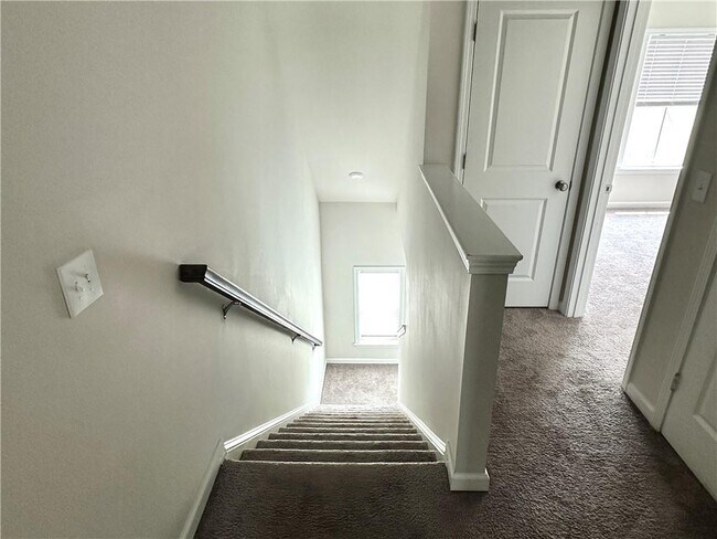 Building Photo - 3658 Hidden Valley Cir