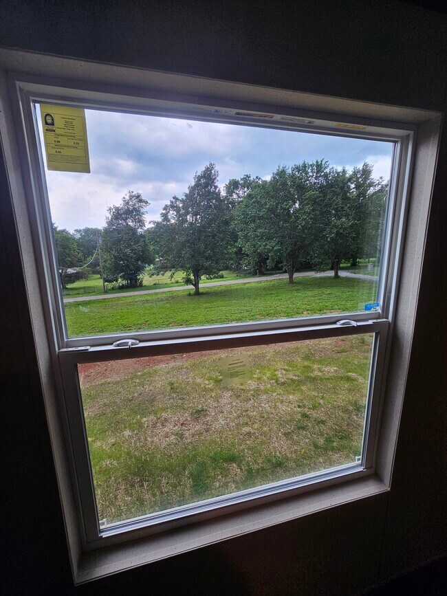 Building Photo - 167 Valleyview Dr