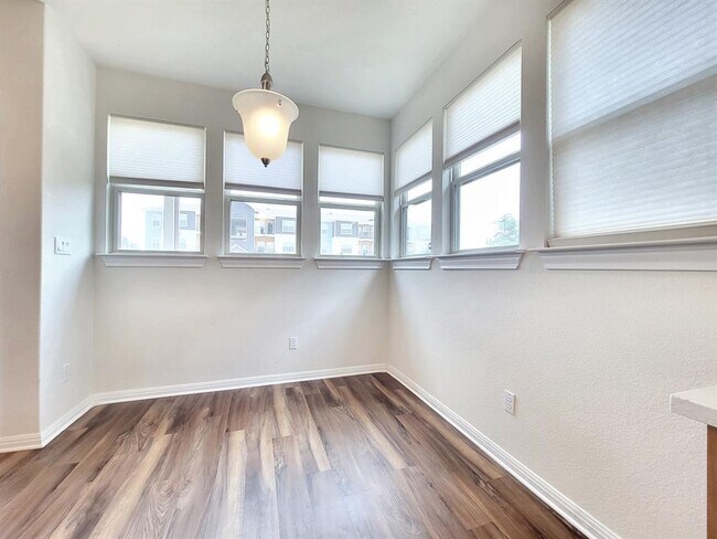 Building Photo - 15811 Windroot St