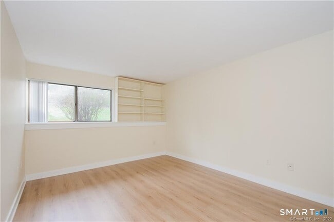 Building Photo - 57 Brookwood Dr