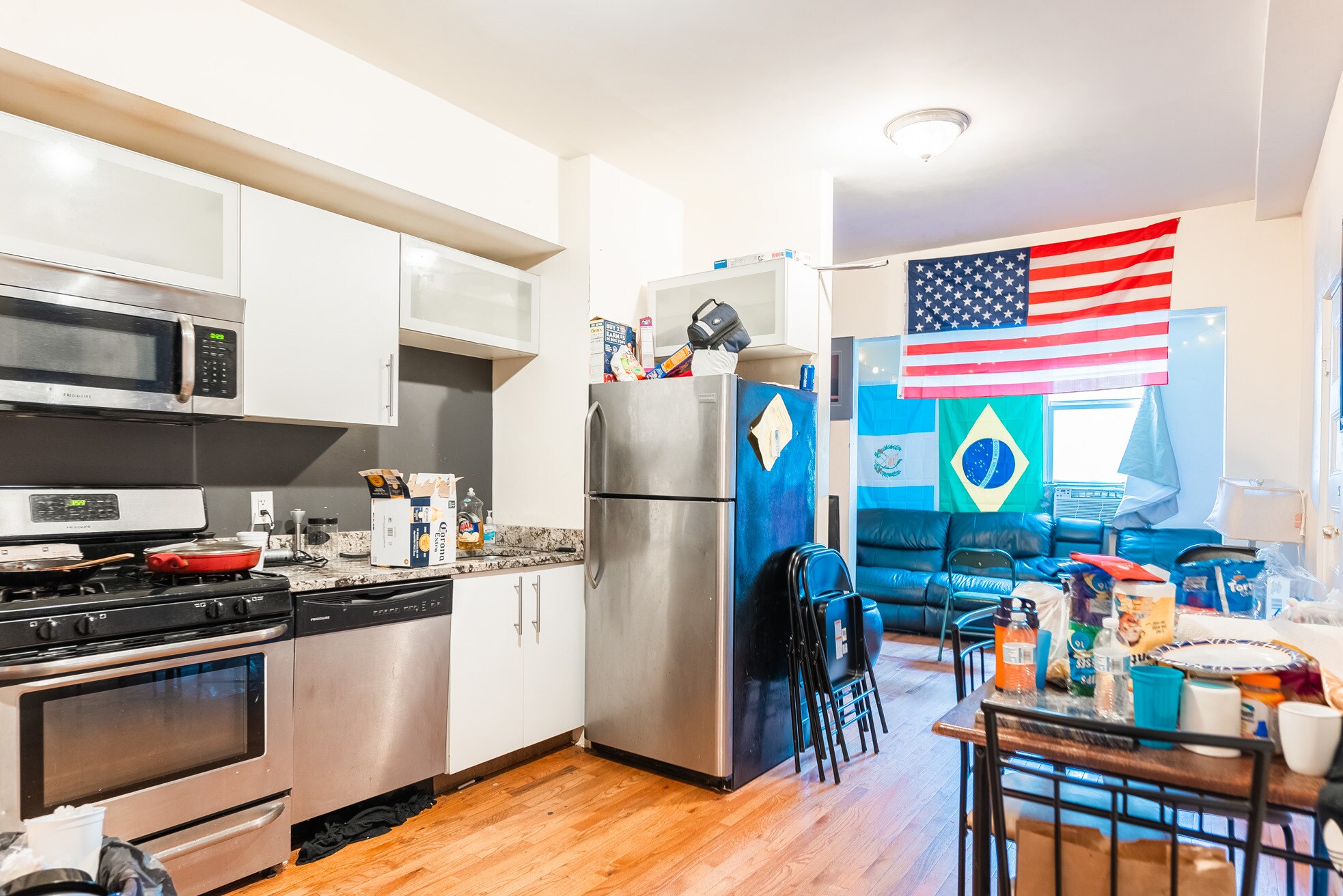 Building Photo - 114 Everett St