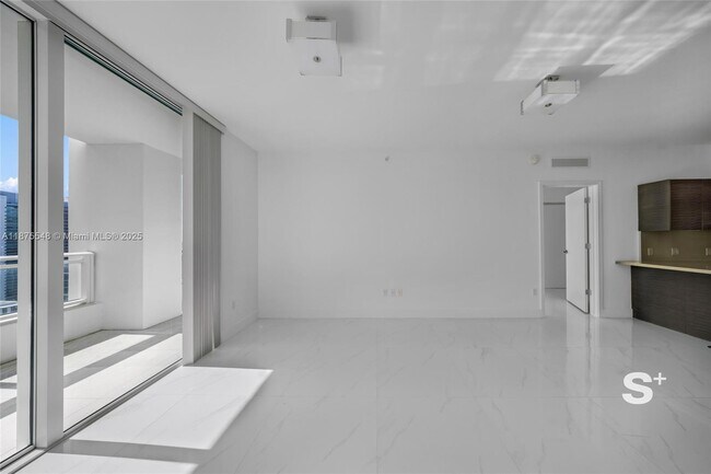 Building Photo - 1080 Brickell Ave
