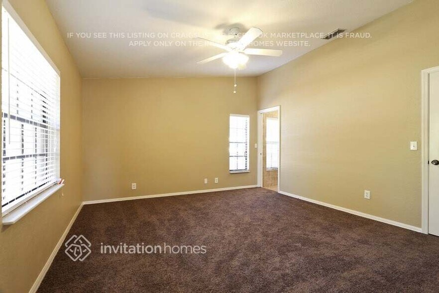 Building Photo - 327 80th Ave NE