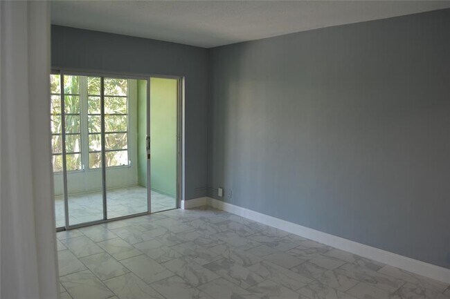 Building Photo - 1481 S Ocean Blvd