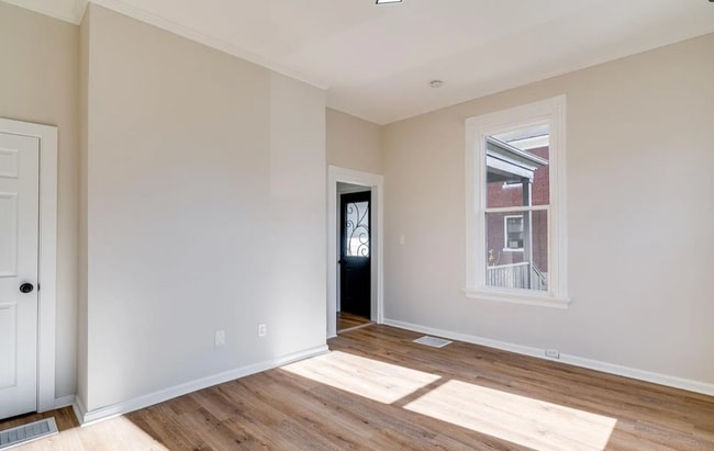 Building Photo - Stylish 3-Bed Home with Private Patio, Basement & Off-Street Parking in Cincinnati