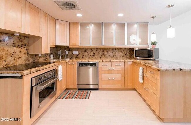 Building Photo - 334 W Medlock Dr