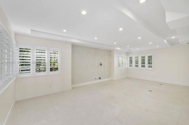 Building Photo - 6517 Castaneda St