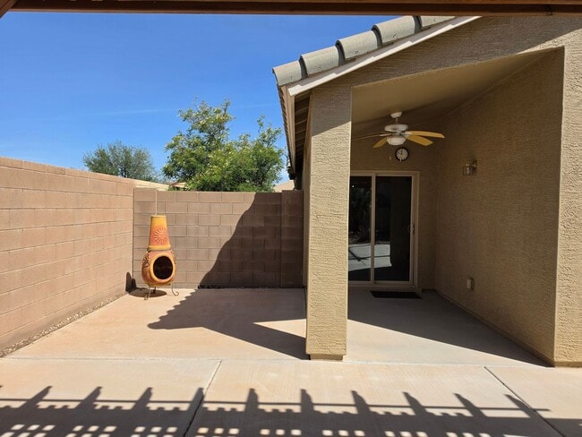 Building Photo - 40397 W Sanders Way