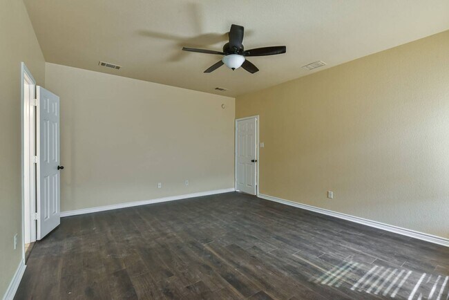 Building Photo - 6905 Deorsam Loop