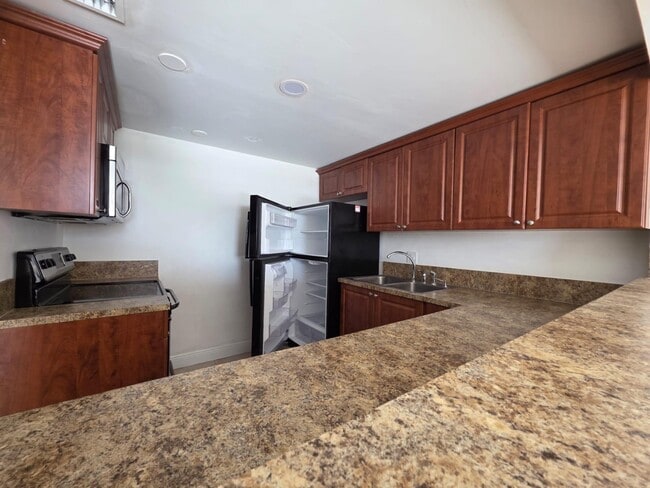 Building Photo - 470 Executive Center Dr