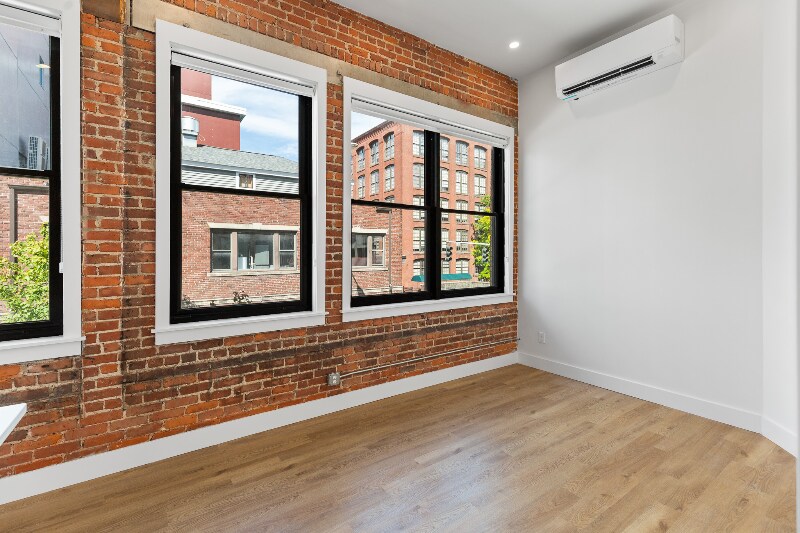 Building Photo - 101 Richmond St