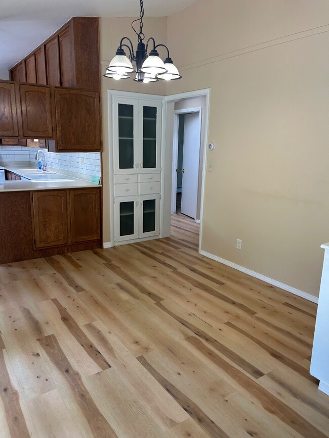 Building Photo - 908 Whitaker Dr